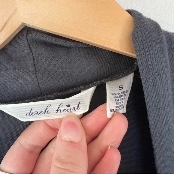 Derek Heart Gray Ruffle Cardigan - Picture 3 of 4